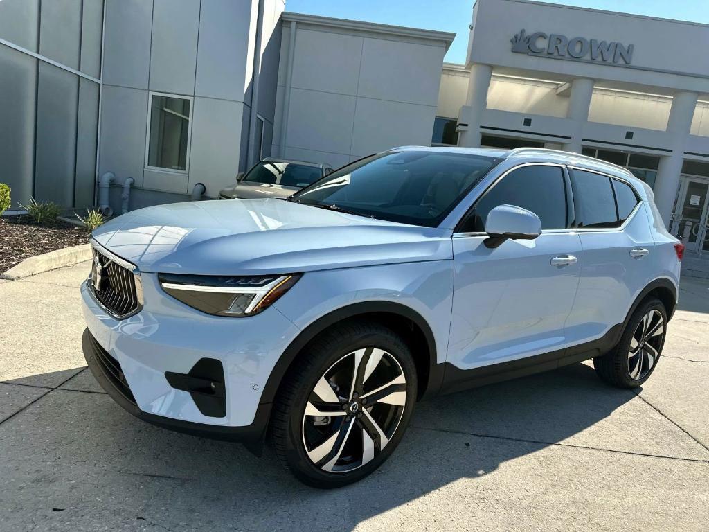 new 2025 Volvo XC40 car, priced at $48,270