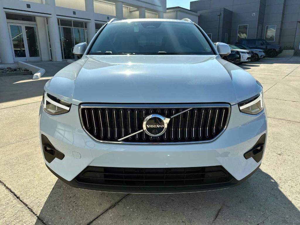 new 2025 Volvo XC40 car, priced at $48,270