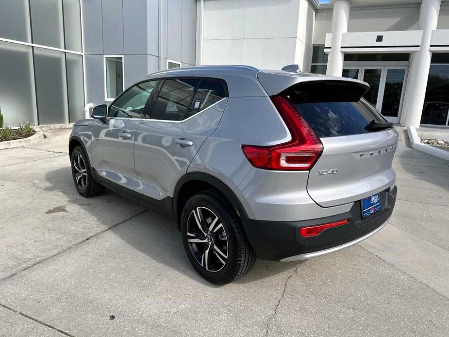 new 2024 Volvo XC40 car, priced at $42,980