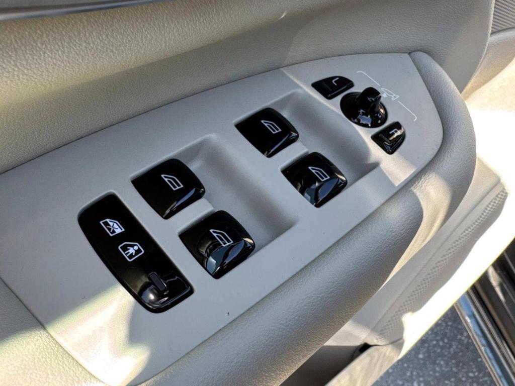 new 2026 Volvo XC90 car, priced at $75,575