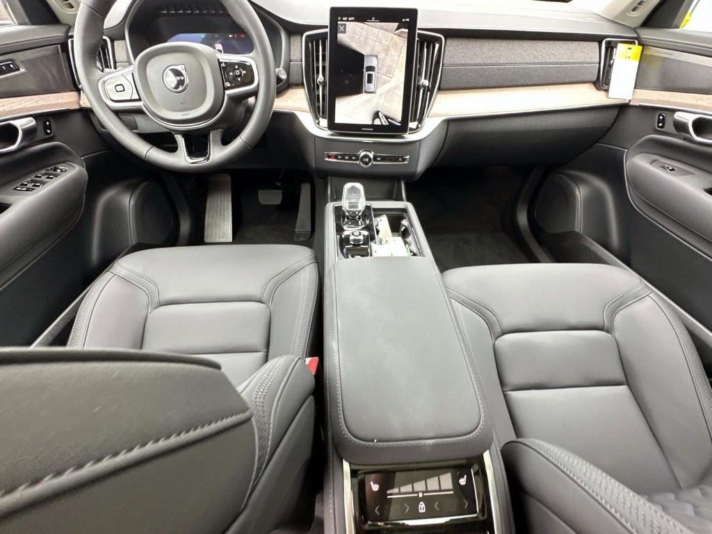 new 2025 Volvo XC90 car, priced at $65,555