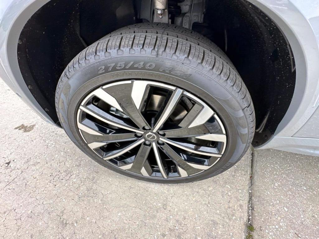 new 2025 Volvo XC90 car, priced at $65,555