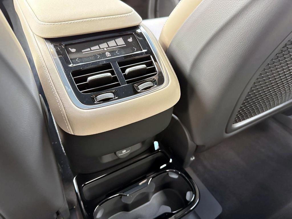 new 2026 Volvo XC90 car, priced at $76,075