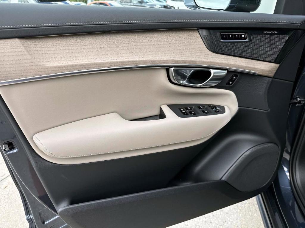 new 2026 Volvo XC90 car, priced at $76,075