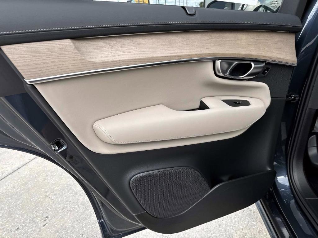 new 2026 Volvo XC90 car, priced at $76,075