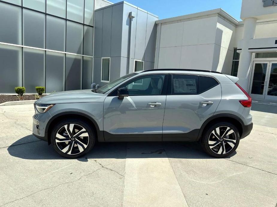 new 2024 Volvo XC40 car, priced at $49,270