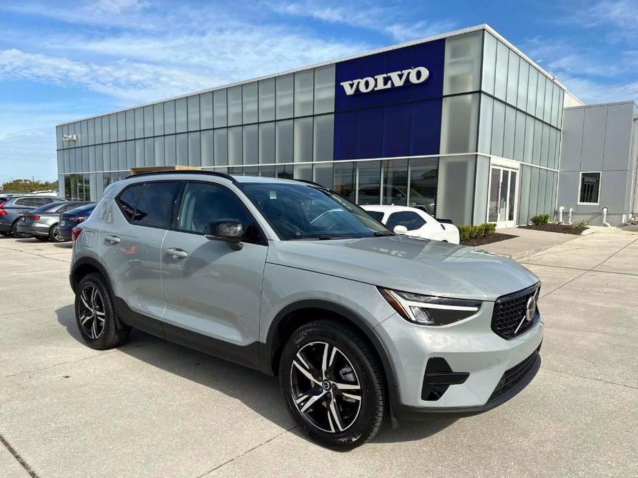 new 2024 Volvo XC40 car, priced at $43,980