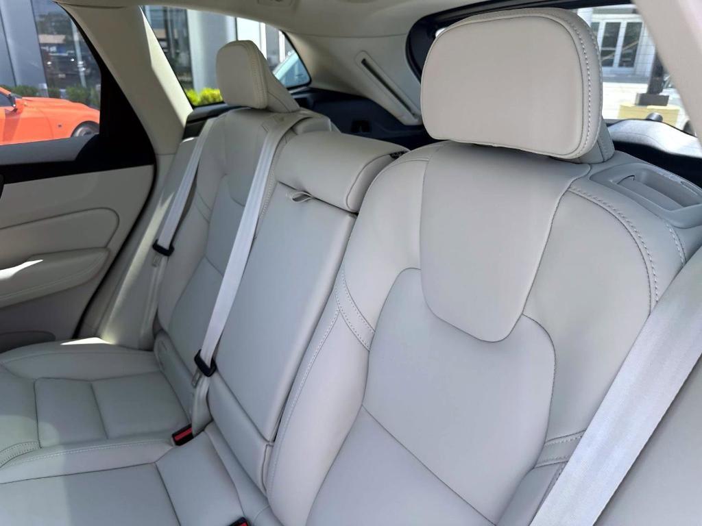 new 2025 Volvo XC60 car, priced at $60,660