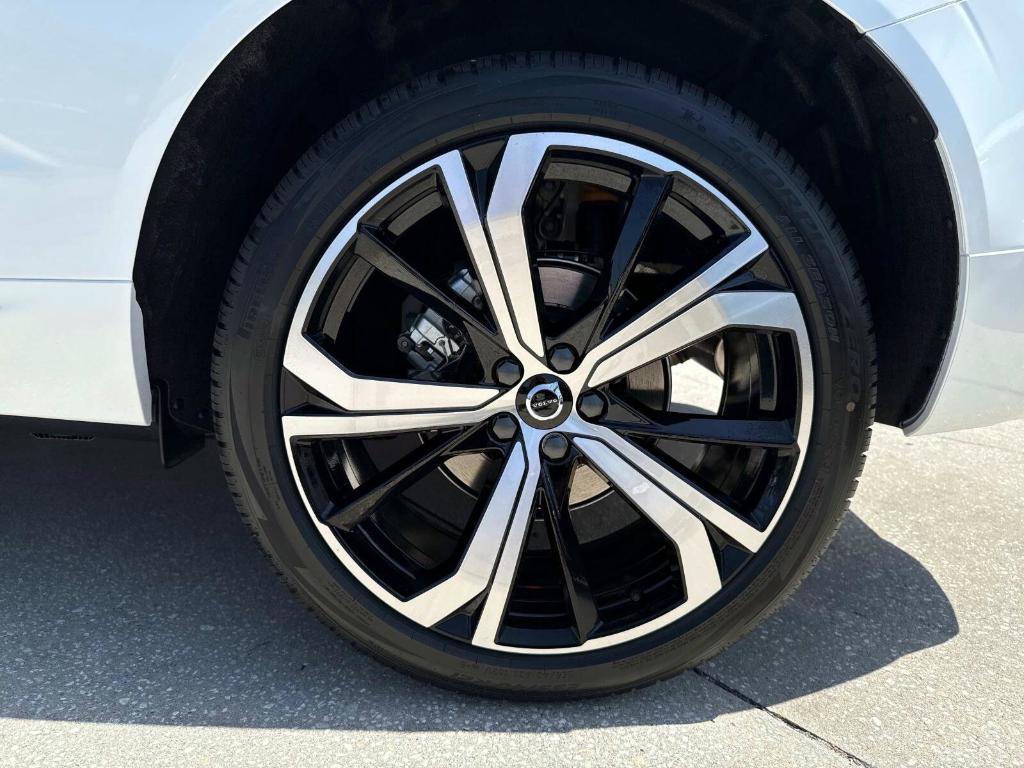 new 2025 Volvo XC60 car, priced at $60,660