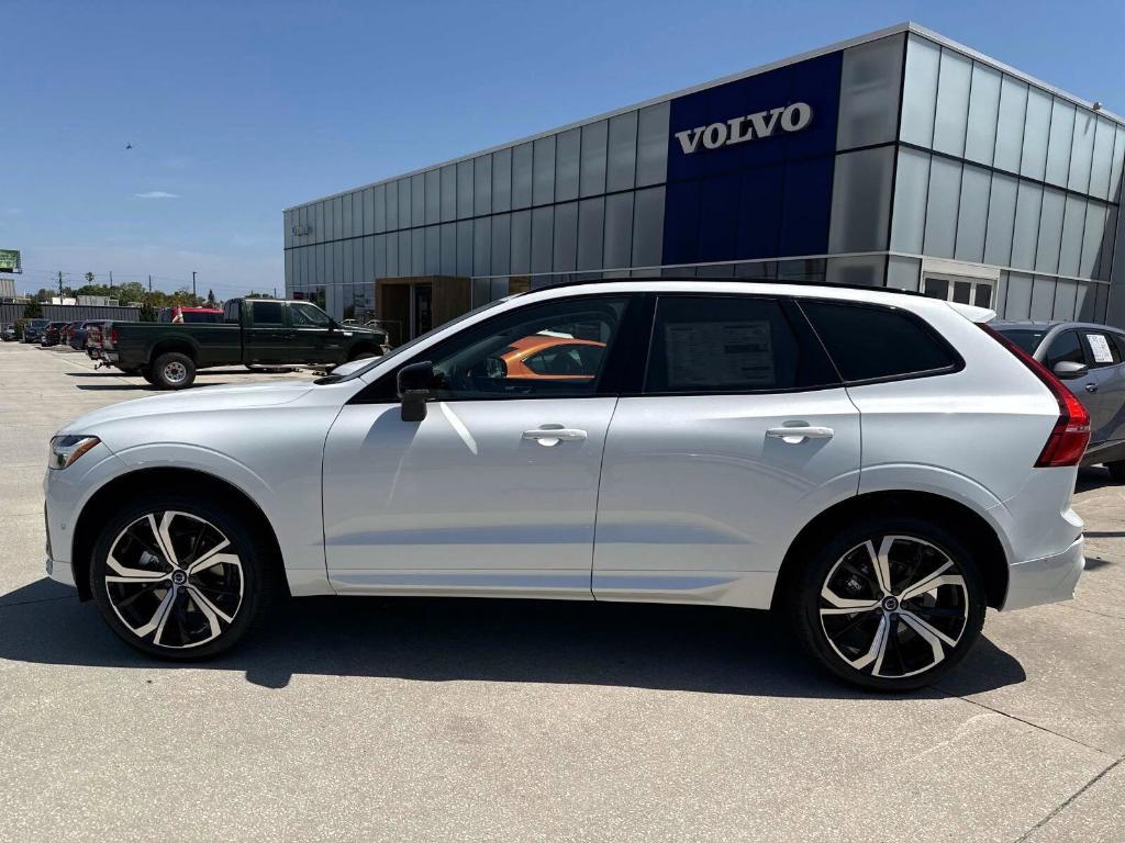 new 2025 Volvo XC60 car, priced at $60,660