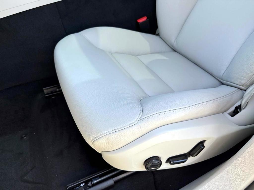 new 2025 Volvo XC60 car, priced at $55,360