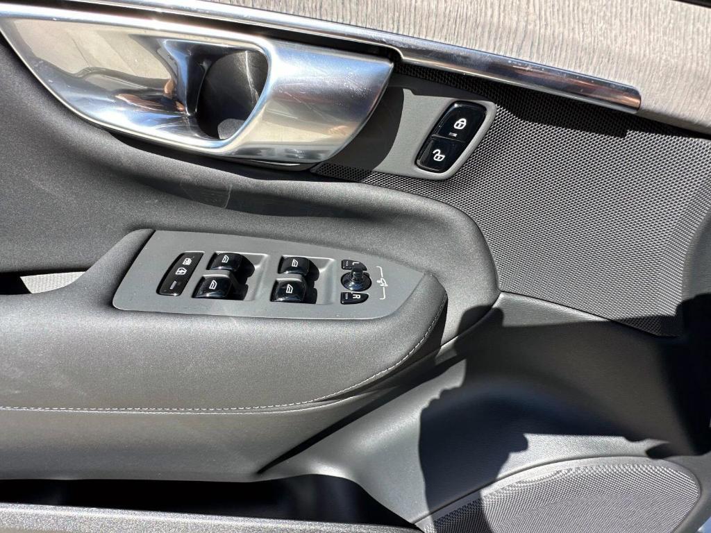 new 2025 Volvo XC90 Plug-In Hybrid car, priced at $84,205