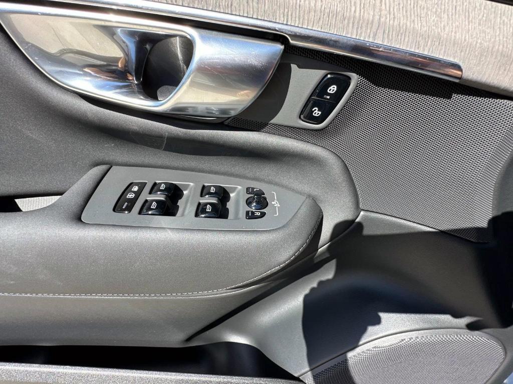 new 2025 Volvo XC90 Plug-In Hybrid car, priced at $84,205