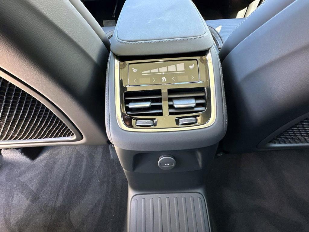 new 2025 Volvo XC90 Plug-In Hybrid car, priced at $84,205