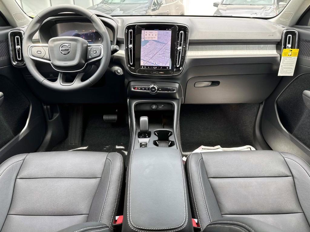 new 2025 Volvo XC40 car, priced at $45,465