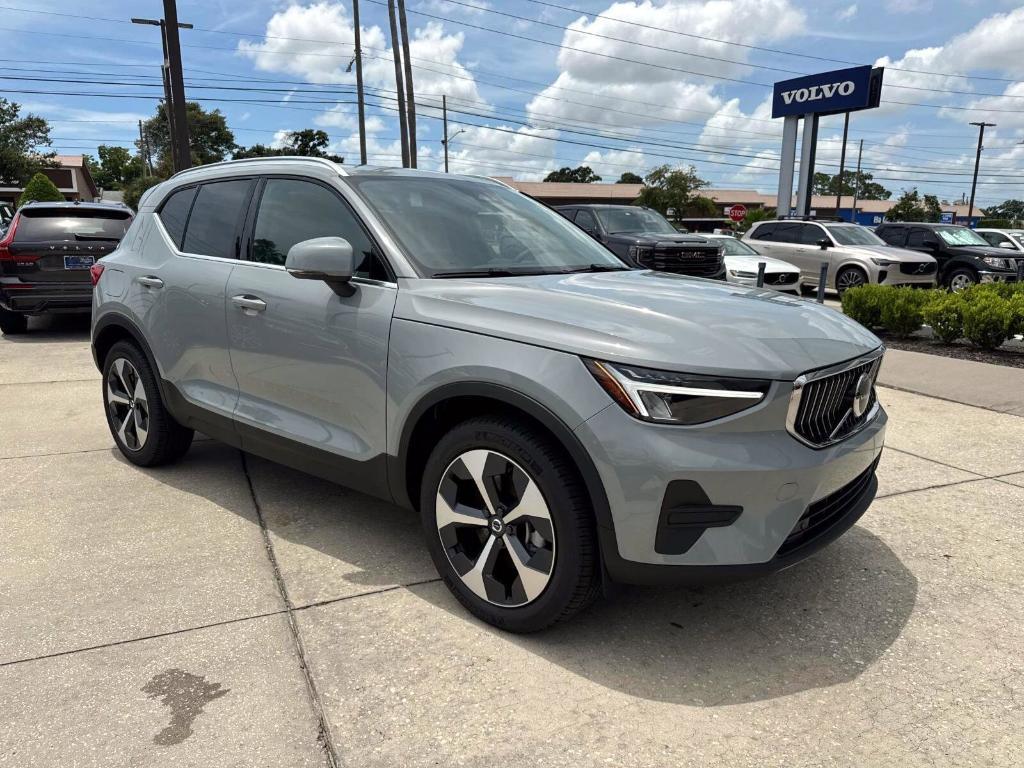 new 2025 Volvo XC40 car, priced at $36,715