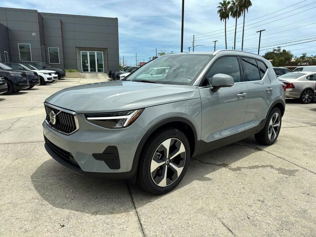 new 2025 Volvo XC40 car, priced at $36,715
