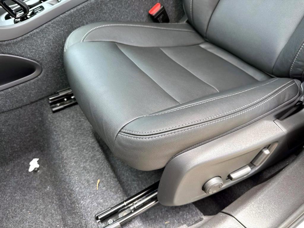 new 2025 Volvo XC40 car, priced at $45,465