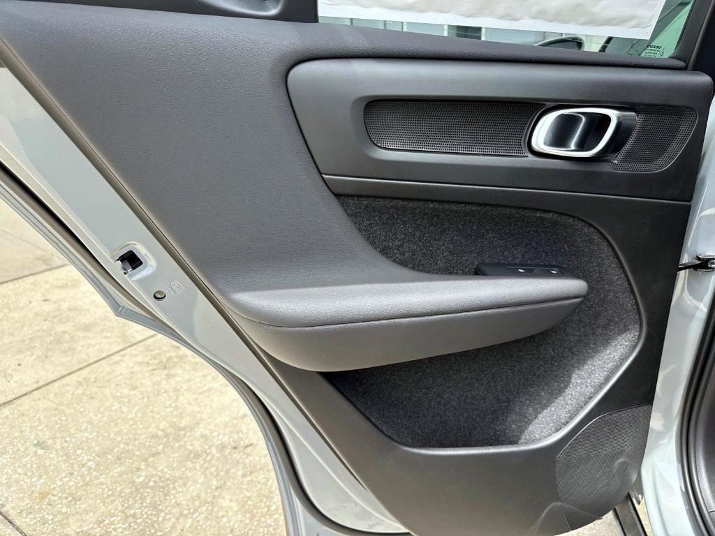 new 2025 Volvo XC40 car, priced at $42,623