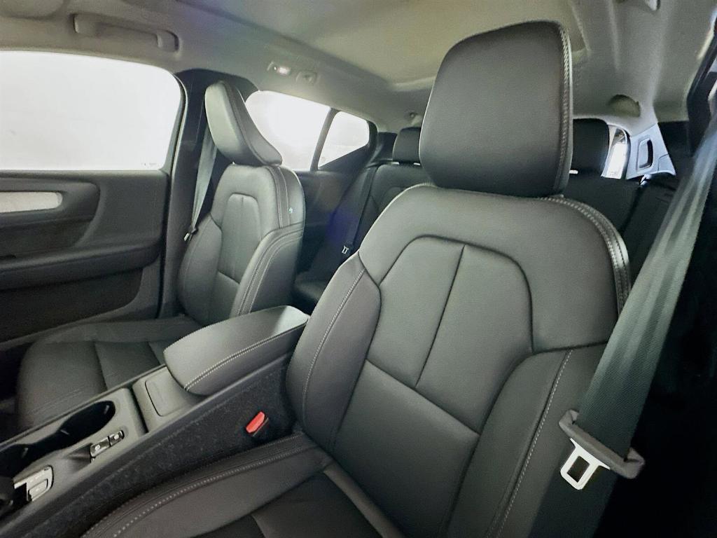 new 2025 Volvo XC40 car, priced at $44,845