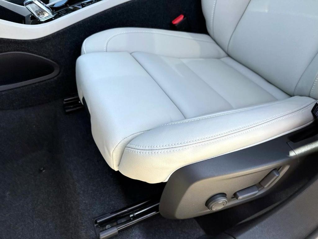 new 2025 Volvo XC40 car, priced at $49,810