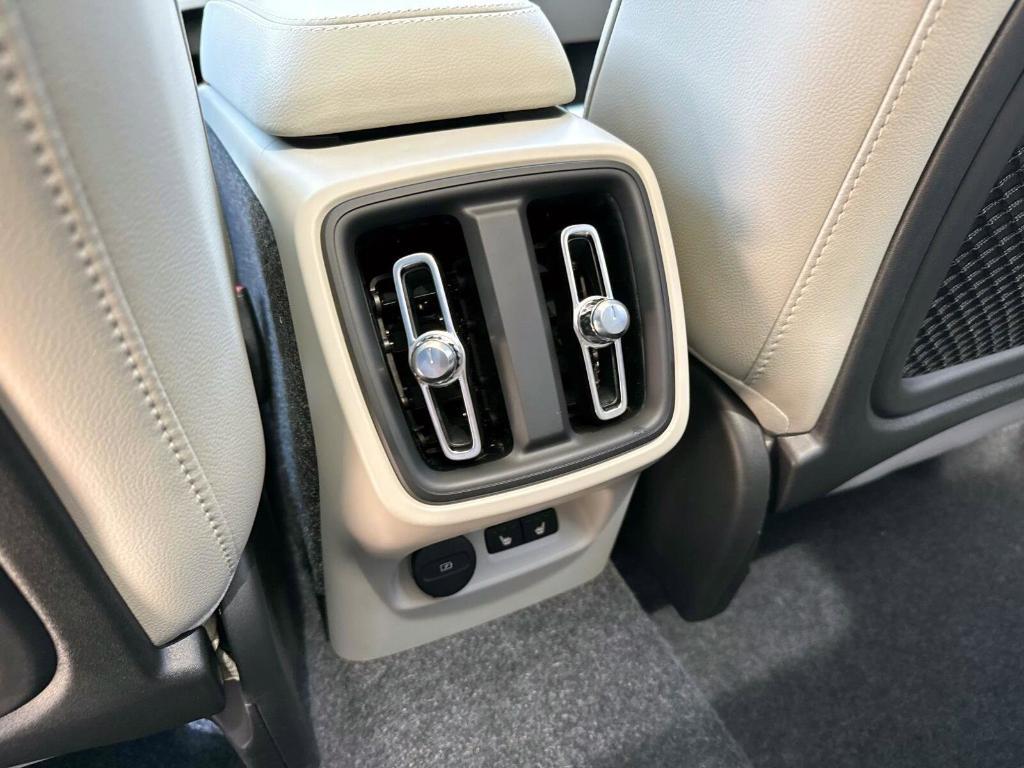 new 2025 Volvo XC40 car, priced at $49,810