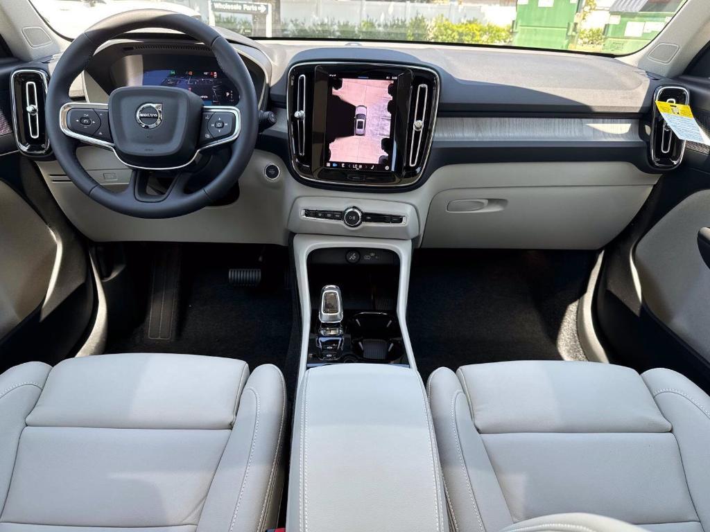 new 2025 Volvo XC40 car, priced at $49,810