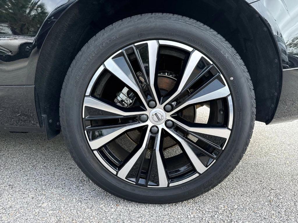 new 2025 Volvo XC60 car, priced at $51,975