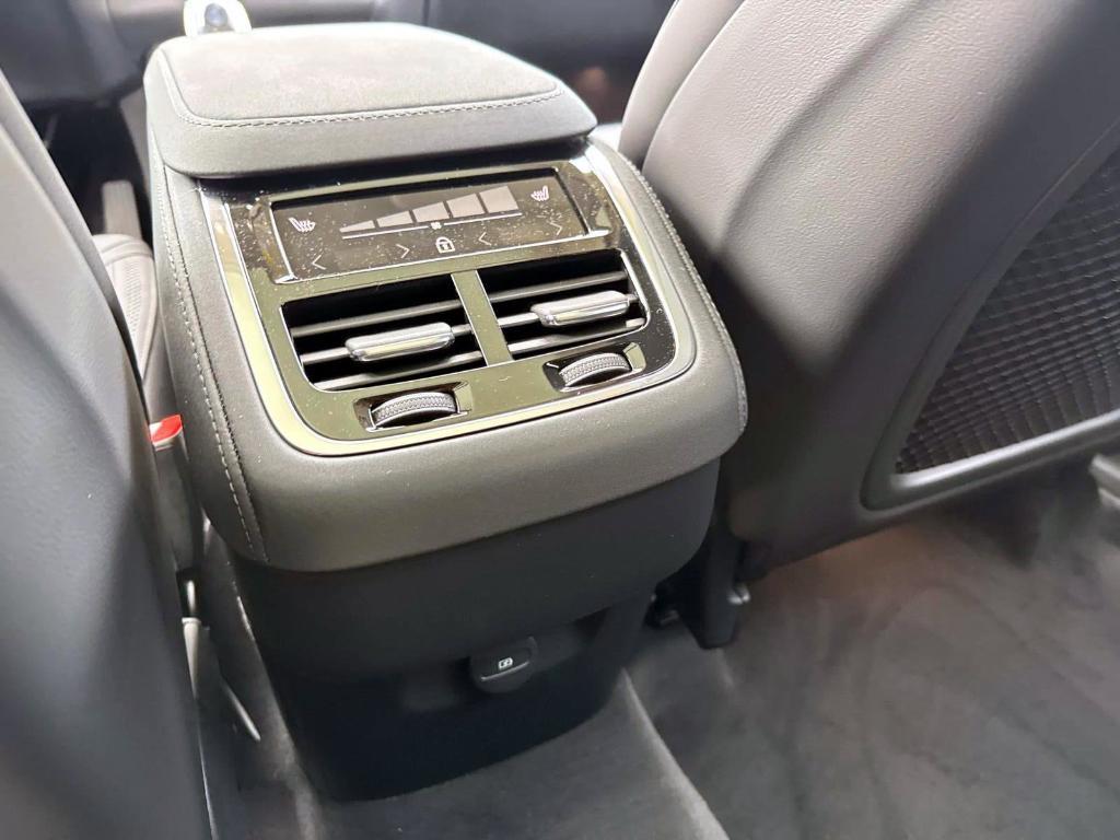 new 2025 Volvo XC90 car, priced at $65,555