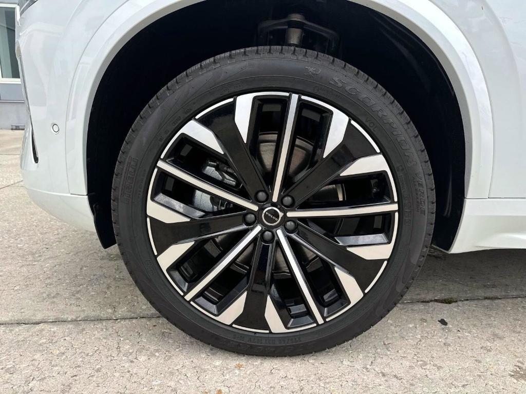 new 2025 Volvo XC90 car, priced at $65,555