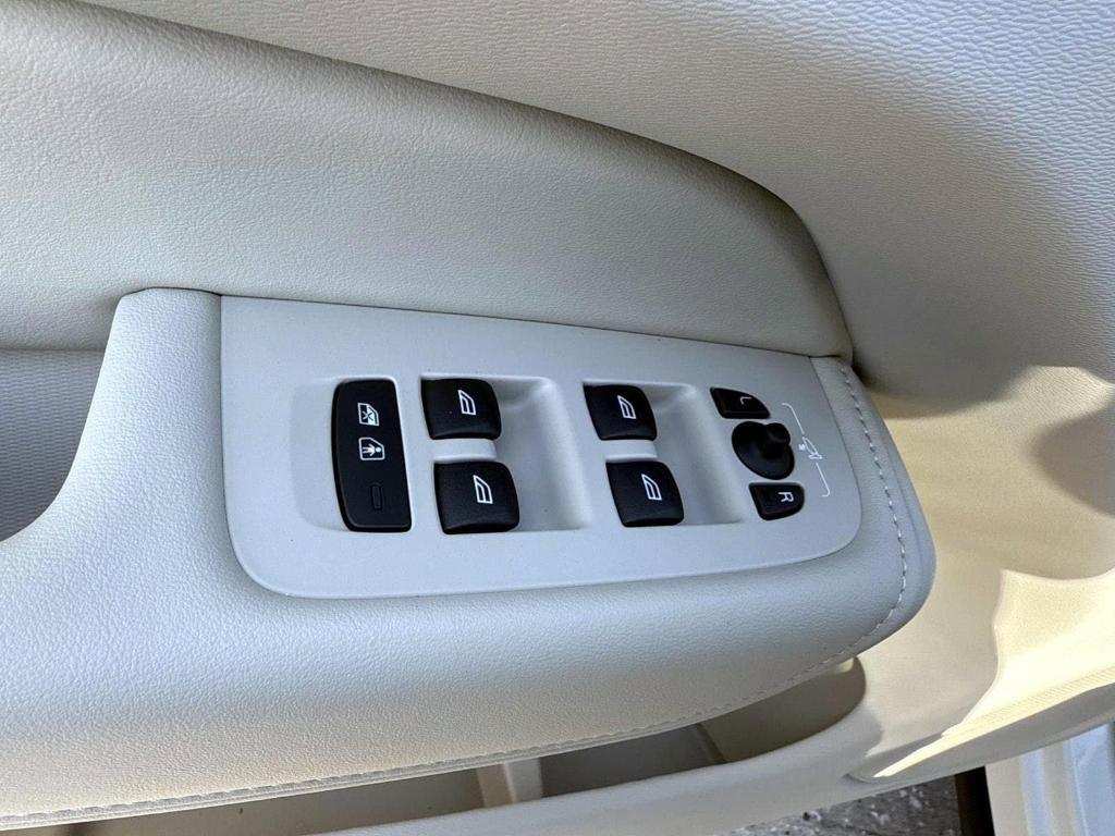 new 2025 Volvo XC60 Plug-In Hybrid car, priced at $71,510