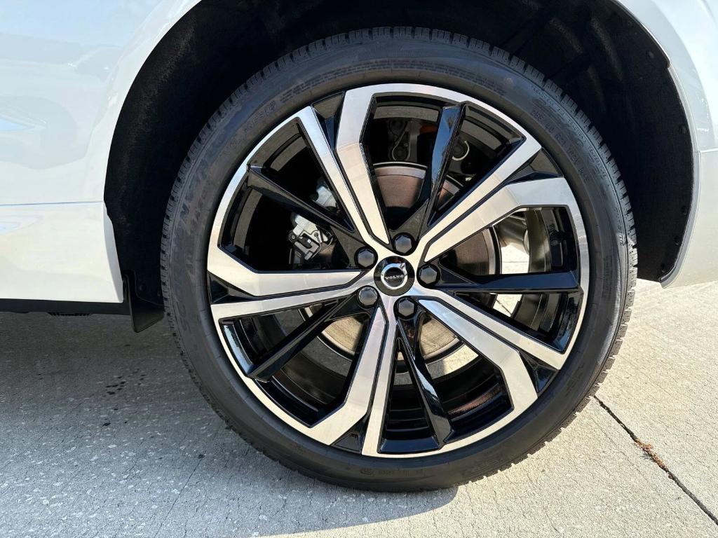 new 2025 Volvo XC60 Plug-In Hybrid car, priced at $67,398