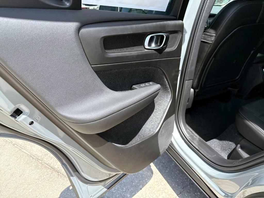 new 2025 Volvo XC40 car, priced at $45,485
