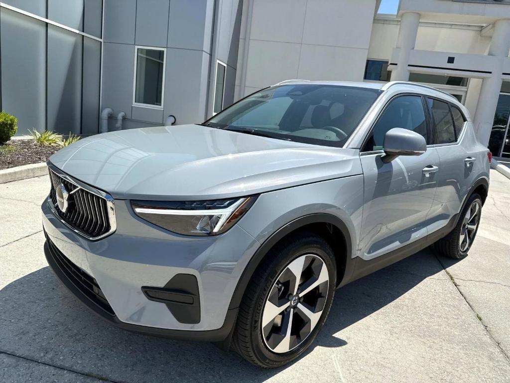 new 2025 Volvo XC40 car, priced at $45,485