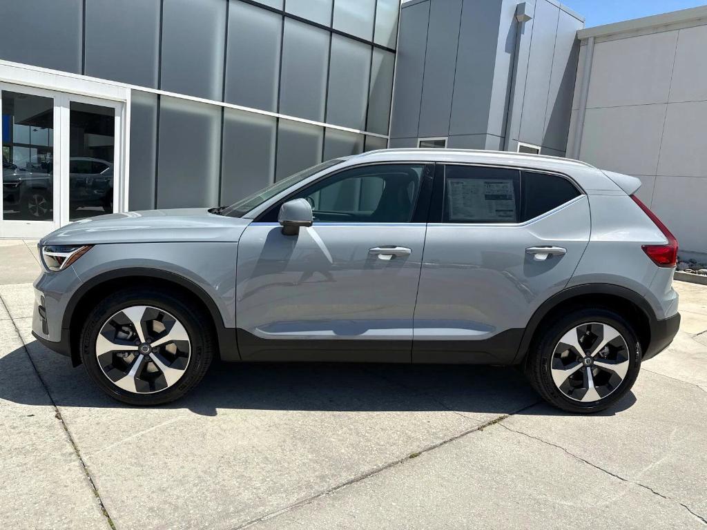 new 2025 Volvo XC40 car, priced at $45,485