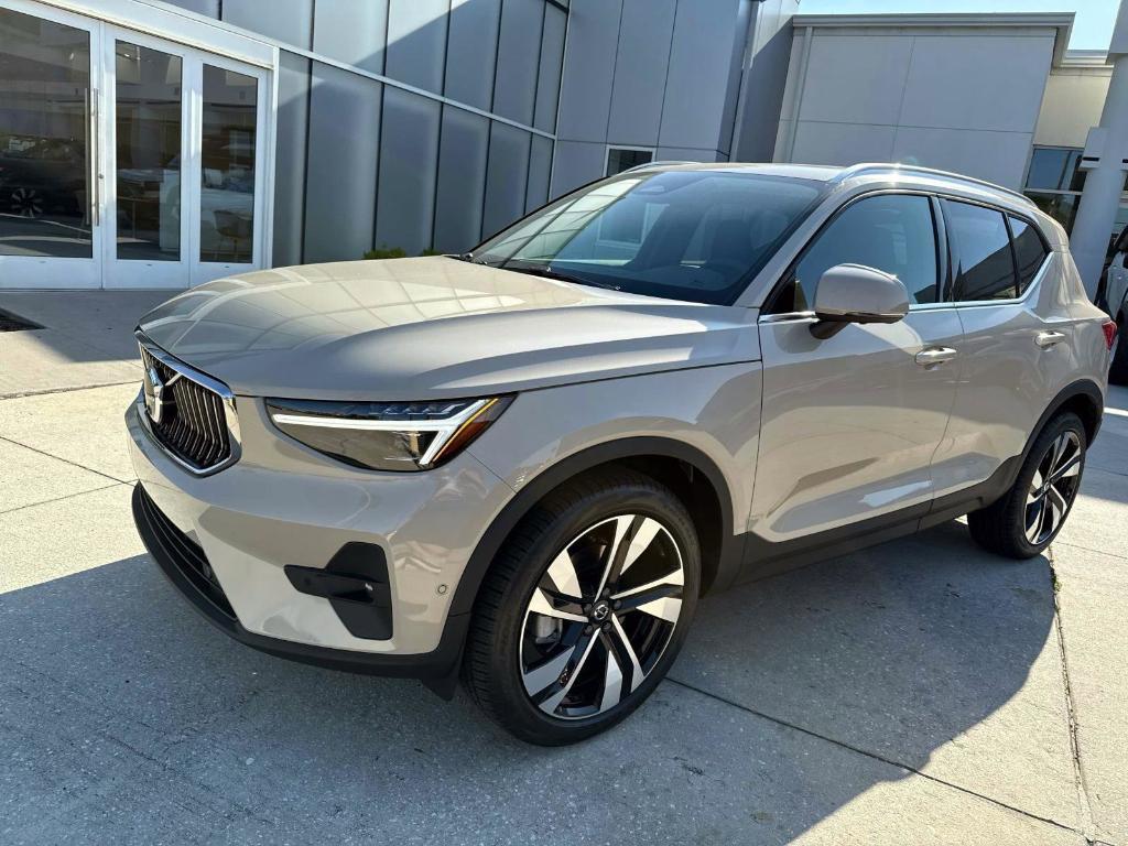 new 2025 Volvo XC40 car, priced at $51,015
