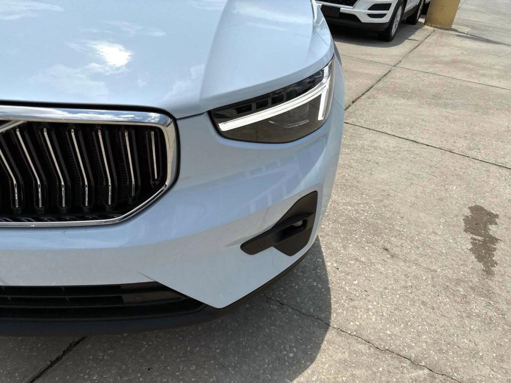new 2025 Volvo XC40 car, priced at $51,015