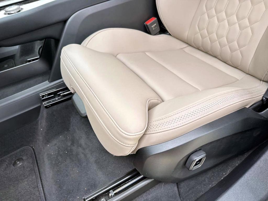 new 2025 Volvo EX90 car, priced at $89,140