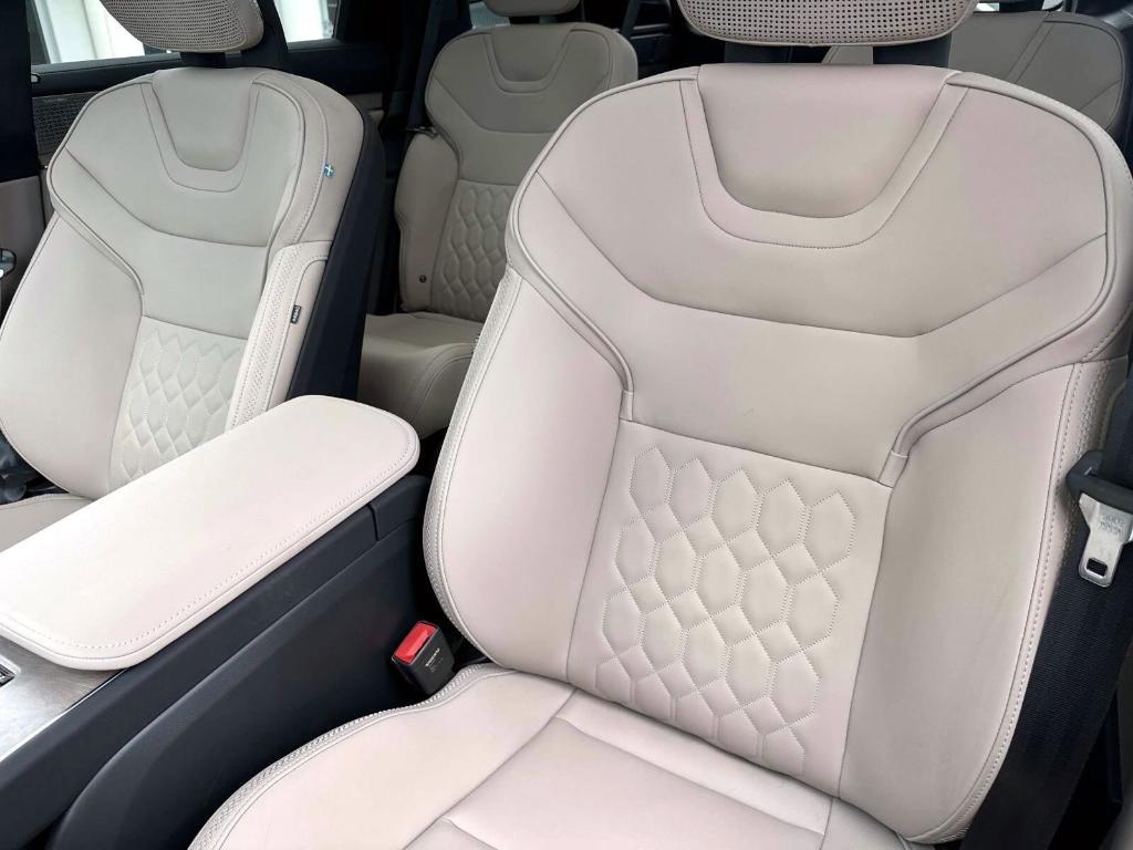 new 2025 Volvo EX90 car, priced at $89,140