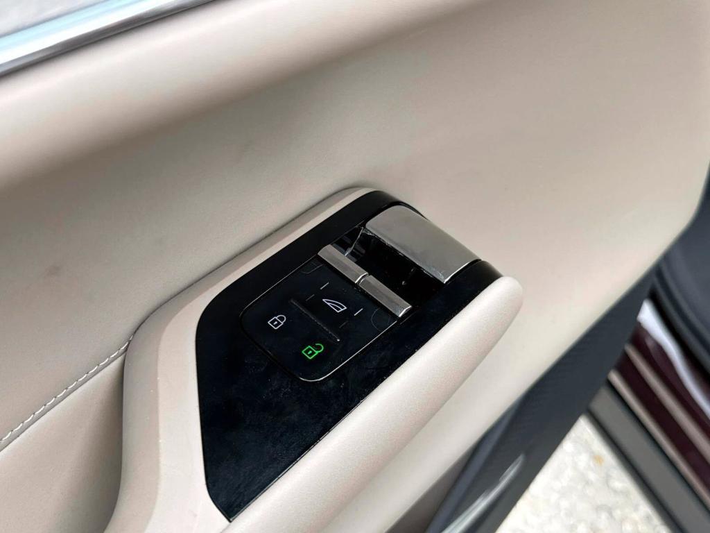 new 2025 Volvo EX90 car, priced at $89,140