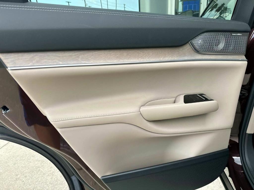 new 2025 Volvo EX90 car, priced at $89,140