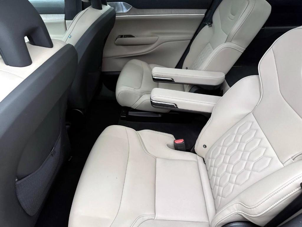 new 2025 Volvo EX90 car, priced at $89,140