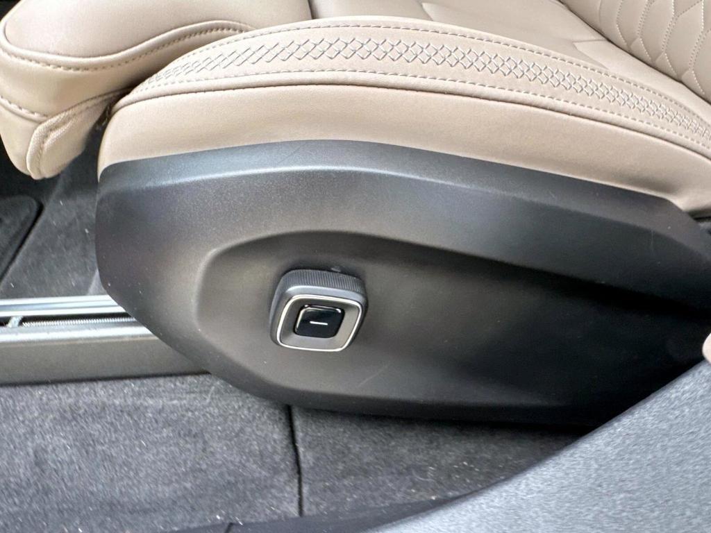 new 2025 Volvo EX90 car, priced at $89,140