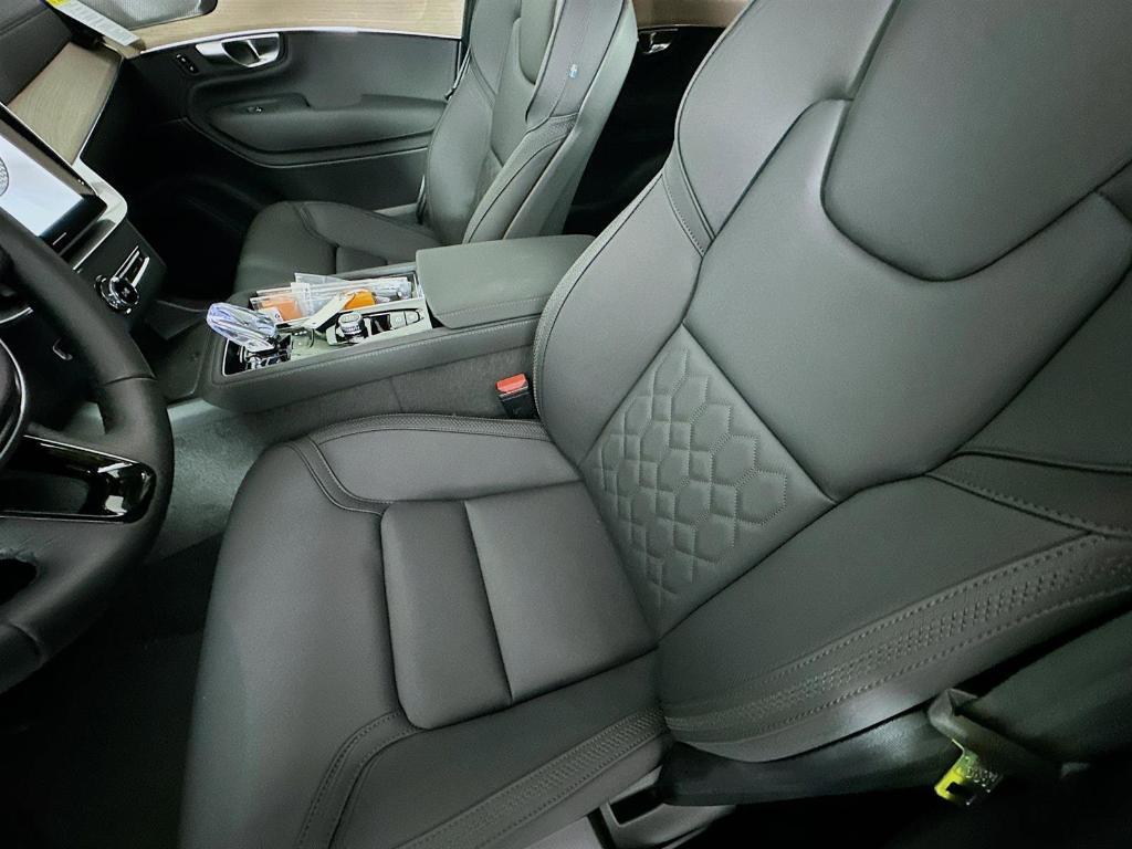 new 2025 Volvo XC90 Plug-In Hybrid car, priced at $79,305