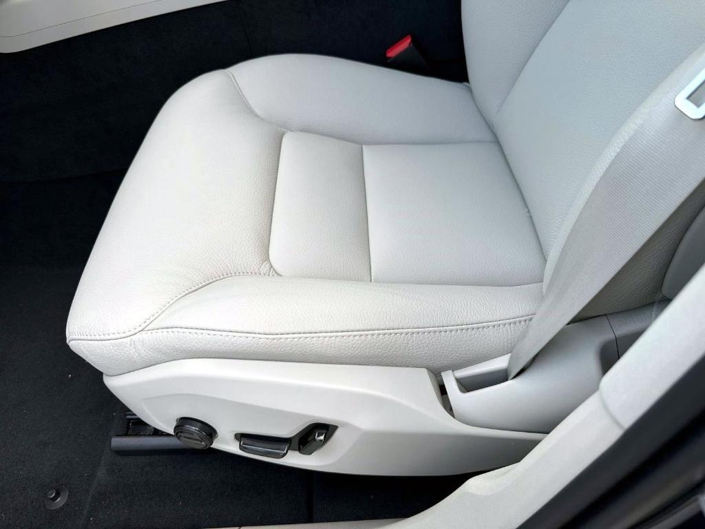 new 2025 Volvo XC60 Plug-In Hybrid car, priced at $66,260