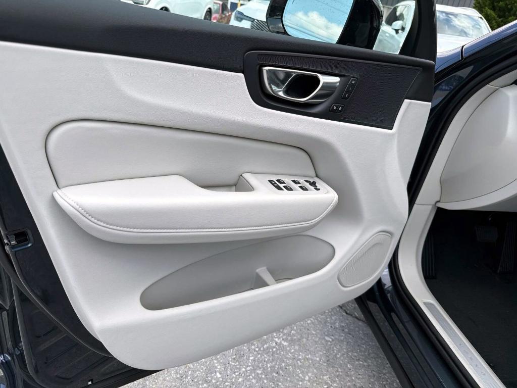 new 2025 Volvo XC60 Plug-In Hybrid car, priced at $66,260