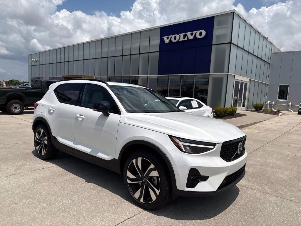 new 2025 Volvo XC40 car, priced at $49,460