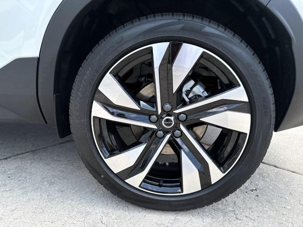 new 2025 Volvo XC40 car, priced at $49,460