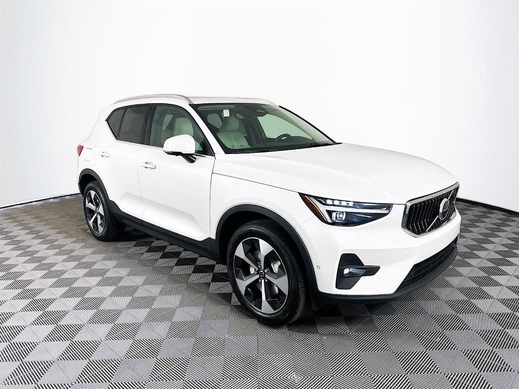 new 2025 Volvo XC40 car, priced at $48,315