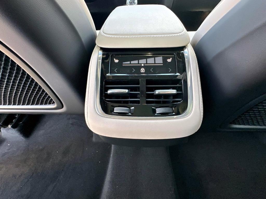 new 2025 Volvo XC90 car, priced at $65,515
